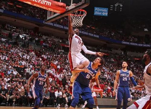  NBA常规赛震撼日：英雄与逆袭并存，多场激战引爆球迷热情